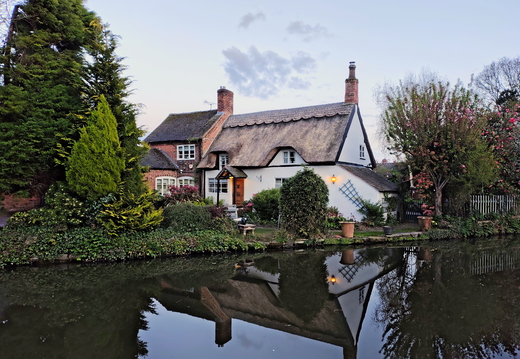 Narrowboat 26 13Apr2026